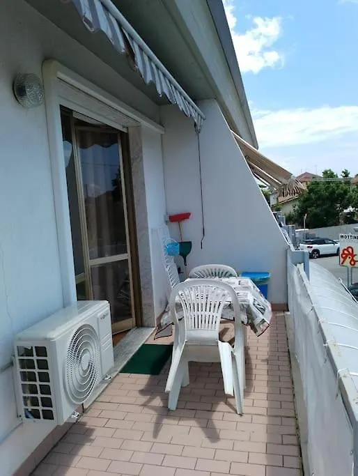 500Mt Dal Mare Dalla Cate' Massa  Lägenhet