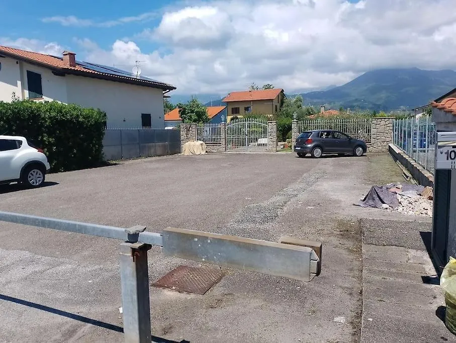 500Mt Dal Mare Dalla Cate' Massa  0*, Massa (Tuscany) Italy